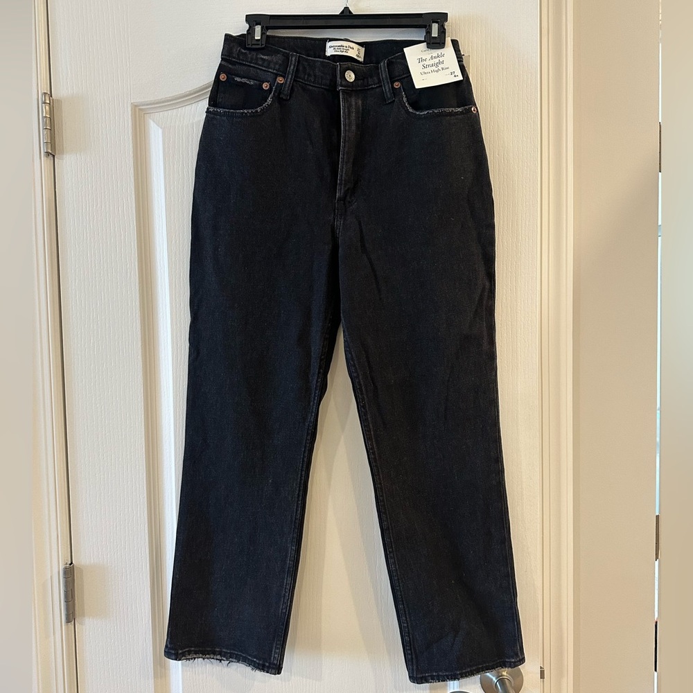 Abercrombie & Fitch Ankle Straight Ultra High Rise Jean